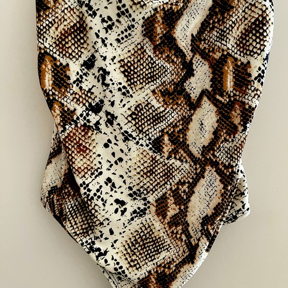 Animal print body suit - Picture 2 of 4